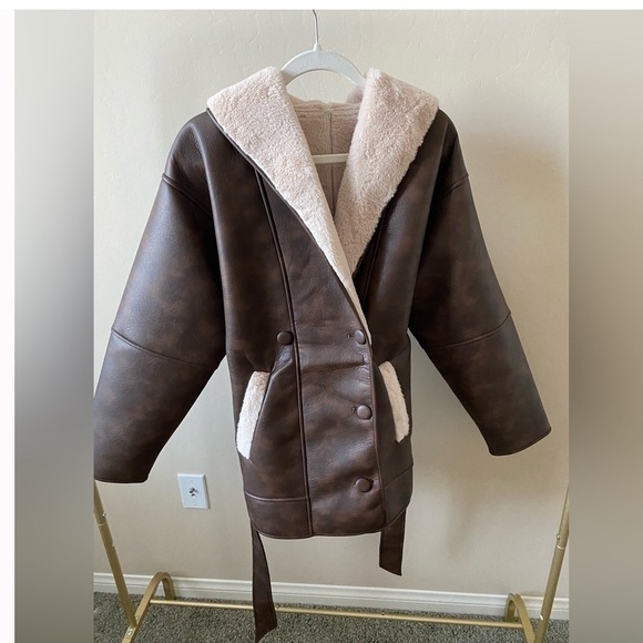 Trendy brown faux leather fleece coat NWT - Picture 5 of 9
